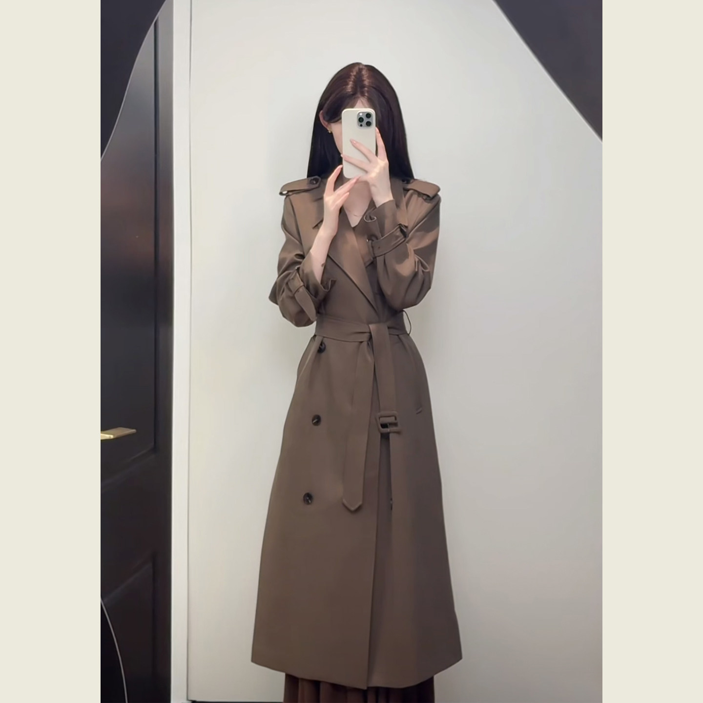 极简通勤风咖色翻领双排扣风衣女春秋英伦风收腰系带显瘦长款外套