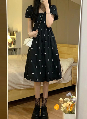 清仓！高级感黑色碎花连衣裙女夏小个子泡泡袖方领收腰显瘦碎花裙