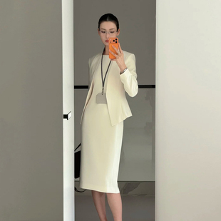 气质通勤白色外套背心裙两件套 女秋冬季 轻熟优雅风白色西装 套装