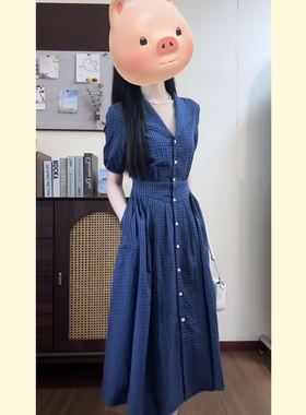 法式复古蓝色格纹V领休闲连衣裙女夏季通勤收腰显瘦短袖衬衫长裙