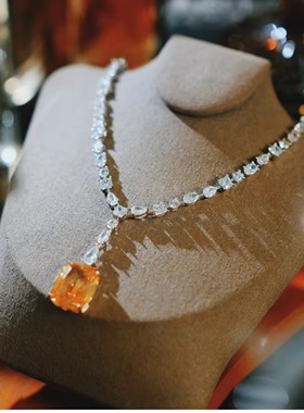 高级感新娘结婚主婚纱配饰晚宴抹胸一字肩礼服项链轻奢黄钻锁骨链