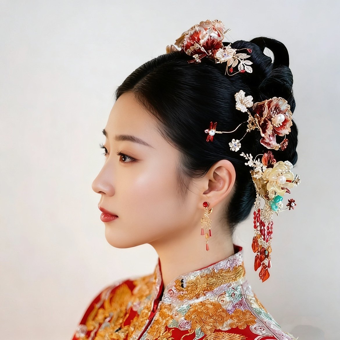 高端中式婚礼礼服秀禾头饰新娘民族风镀金闺蜜超仙天然古装发饰红