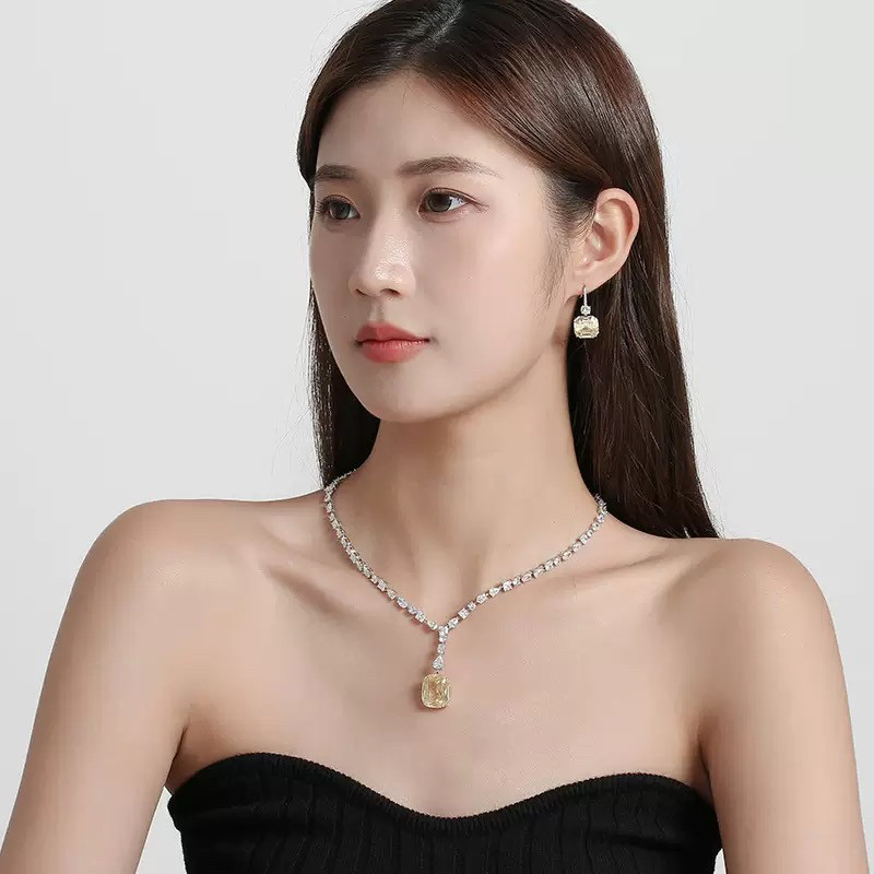 高级感新娘结婚主婚纱配饰晚宴抹胸一字肩礼服项链轻奢黄钻锁骨链