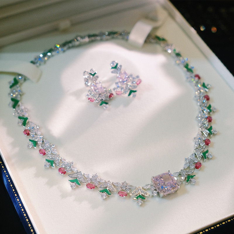 法式轻奢方糖粉钻choker颈链新娘晚宴礼服项链配饰小众设计高级感