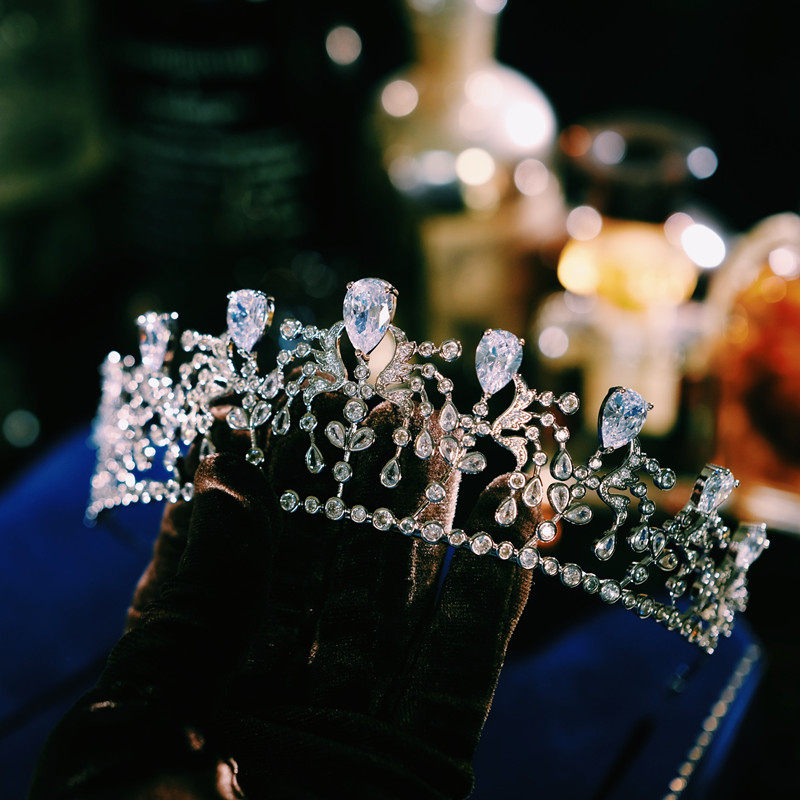 2025新款小香轻奢风高端公主皇冠头饰新娘主婚纱婚礼结婚生日王冠