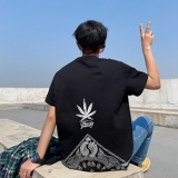 黑色