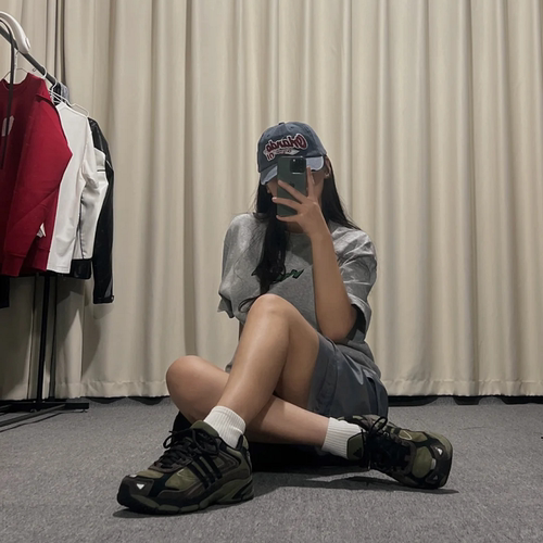 阿迪达斯缓震男女系带休闲鞋
