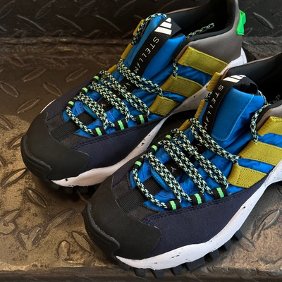 阿迪达斯防滑男女系带户外徒步鞋