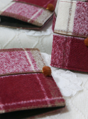 躲在耳里|限量毛呢活页|红色格纹经典复古新年氛围重工手帐本m5a7