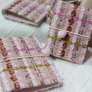 躲在耳里|限量毛呢活页|焦糖色粉可爱复古编织氛围重工手帐本m5a7