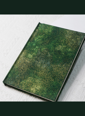 躲在耳里|唫硬面本|高级烫金绿色星空A5大学生工作独特笔记本