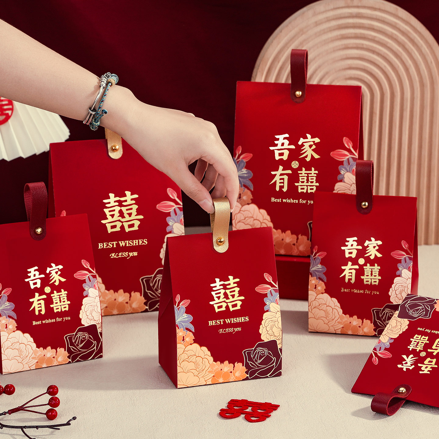 结婚喜糖盒子2025新款婚礼手提糖果礼盒空盒高级感订婚伴手礼品袋