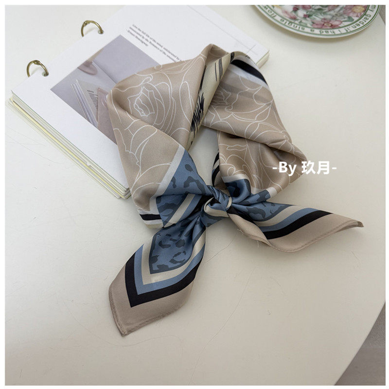 浅色系豹纹花朵印花优雅气质桑蚕丝小丝巾真丝小方巾领巾ins发带