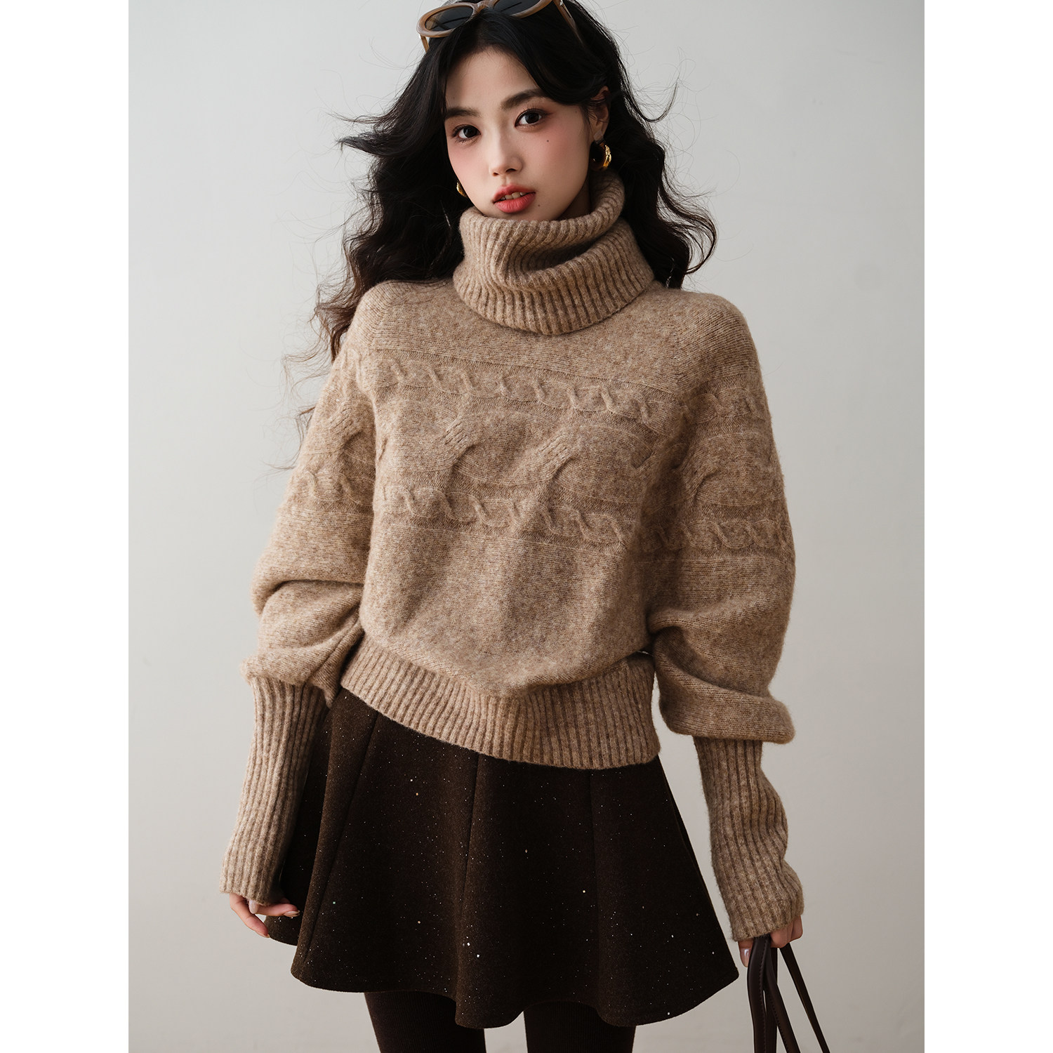 老钱风高领麻花收腰针织衫2025秋