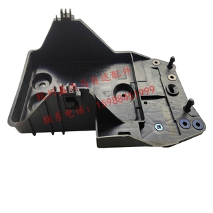 马自达6阿特兹3昂克赛拉CX5CX4蓄电池底座电瓶底板下护壳托盘托架