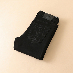 字母错误 8608 P180 秋冬男士修身小直筒牛仔裤 控255低成交235,男装牛仔裤,钱塘6008(原3014)