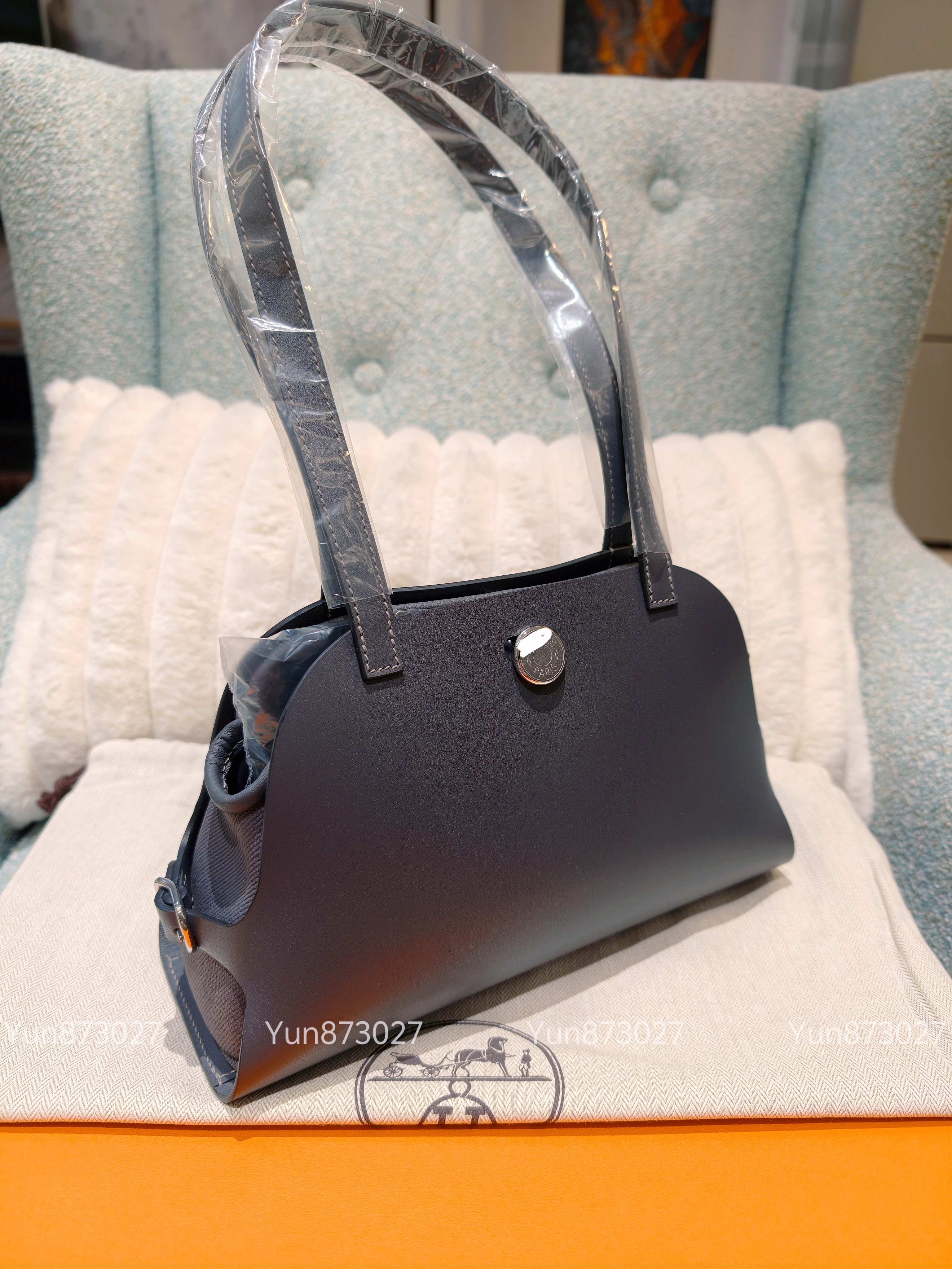 清 H Tablier Sellier 石板灰 Hunter牛皮帆布腋下包贝壳包手提包