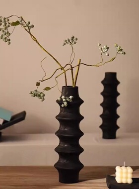 侘寂桌面炭黑木制花瓶