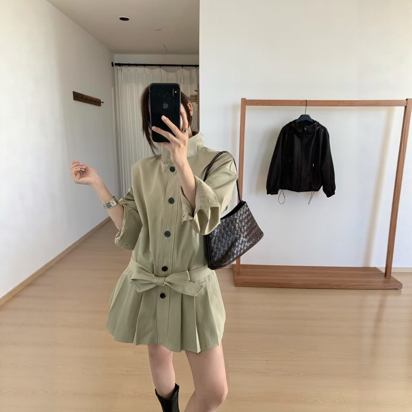 YIDO薏朵英伦风卡其色风衣外套女秋装新款高级感小个子百褶连衣裙