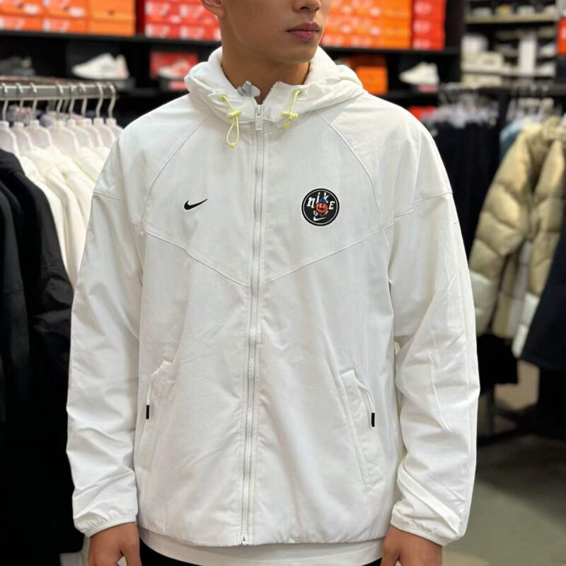 Nike耐克Sportswear 男子摇粒绒内里宽松连帽足球梭织夹克 IO7921 - 实物图