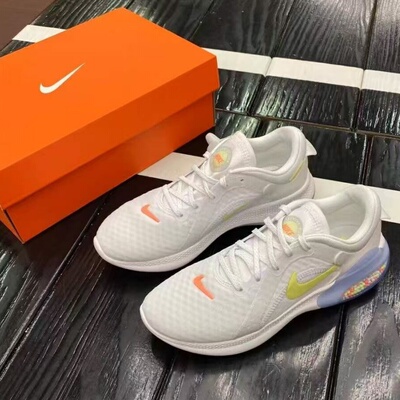 Nike耐克女子磨透气运动跑步鞋