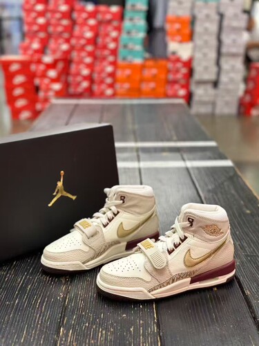 Nike耐克女AJ高帮篮球运动休闲鞋