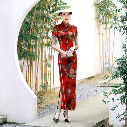 高端2025年新款真丝旗袍女夏长款桑蚕丝年轻款年会气质红色