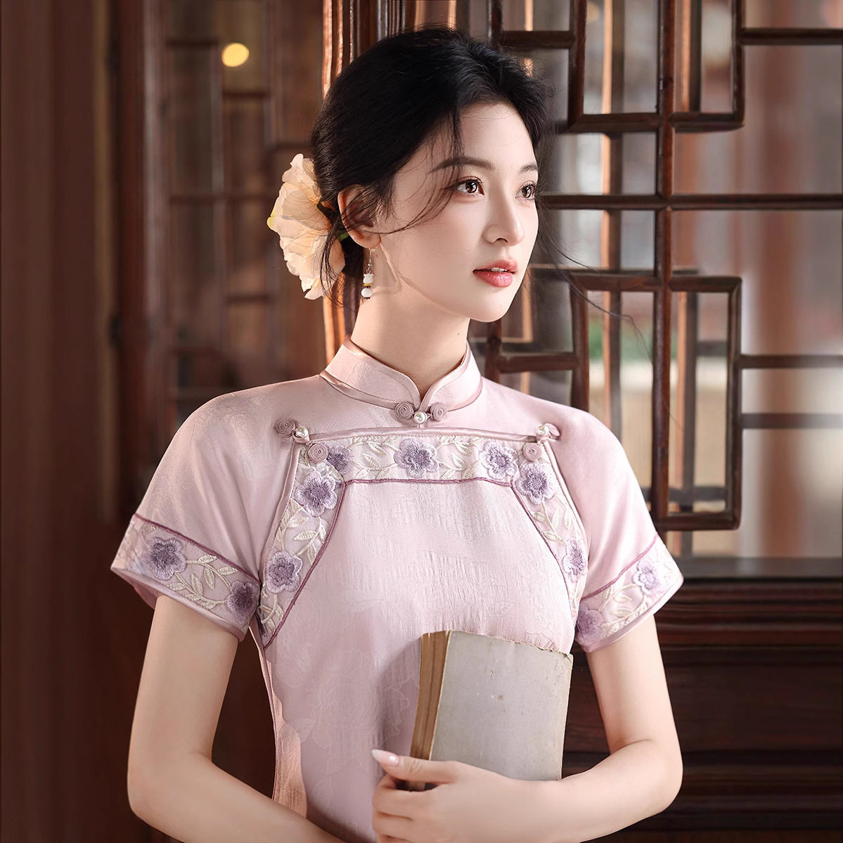 改良旗袍高端大气上档次新中式双襟刺绣旗袍2025新款日常可穿