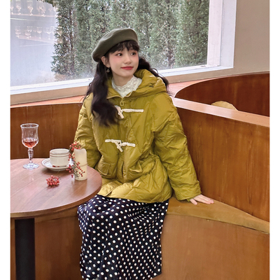 爱爱丸双牛角扣连帽羽绒服