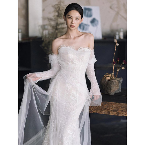 一字肩轻婚纱蕾丝法式鱼尾主婚纱高级感新娘新款结婚迎宾出门纱