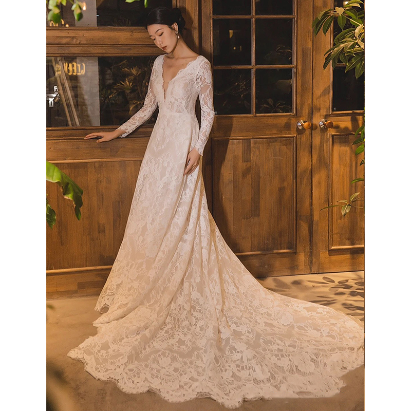 梵娜仙衣法式蕾丝V领轻婚纱