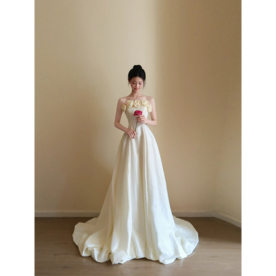 抹胸超仙法式轻婚纱缎面轻奢气质拖尾迎宾出门纱新娘新款礼服裙