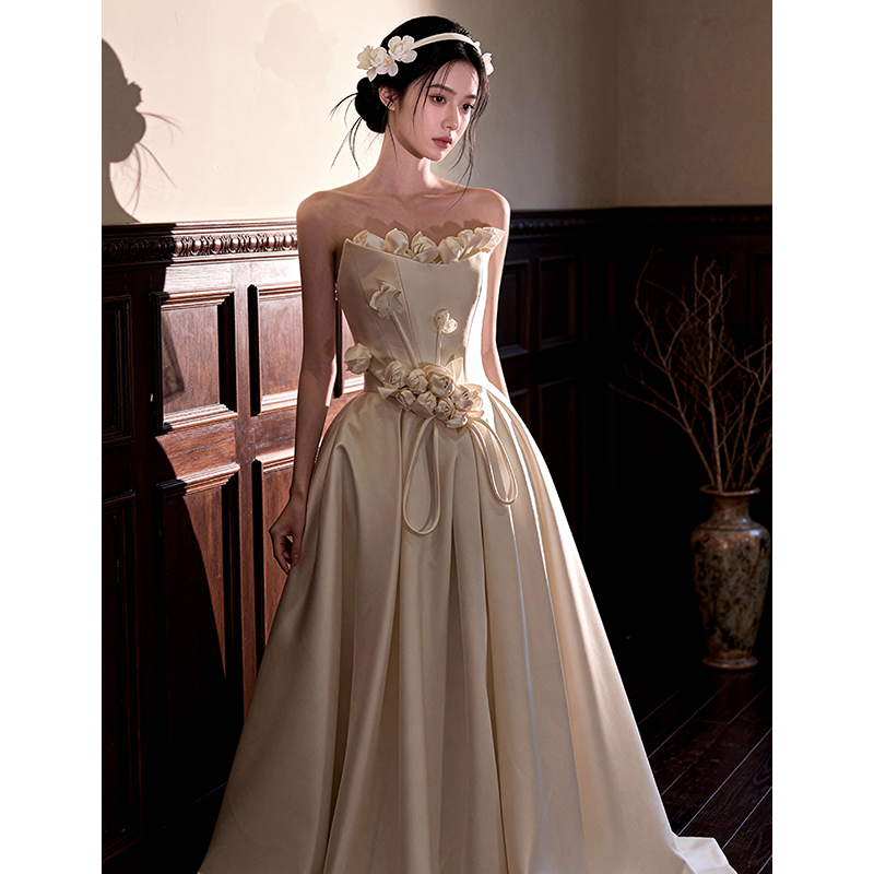 法式轻奢高级感轻婚纱立体花朵缎面礼服显瘦气质新娘订婚结婚长裙,女装/女士精品,礼服/晚装,淘宝优惠券,粉丝福利购,淘宝优惠卷