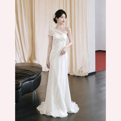 新娘结婚订婚简约超仙轻婚纱白色气质小众法式礼服订婚宴会出门纱