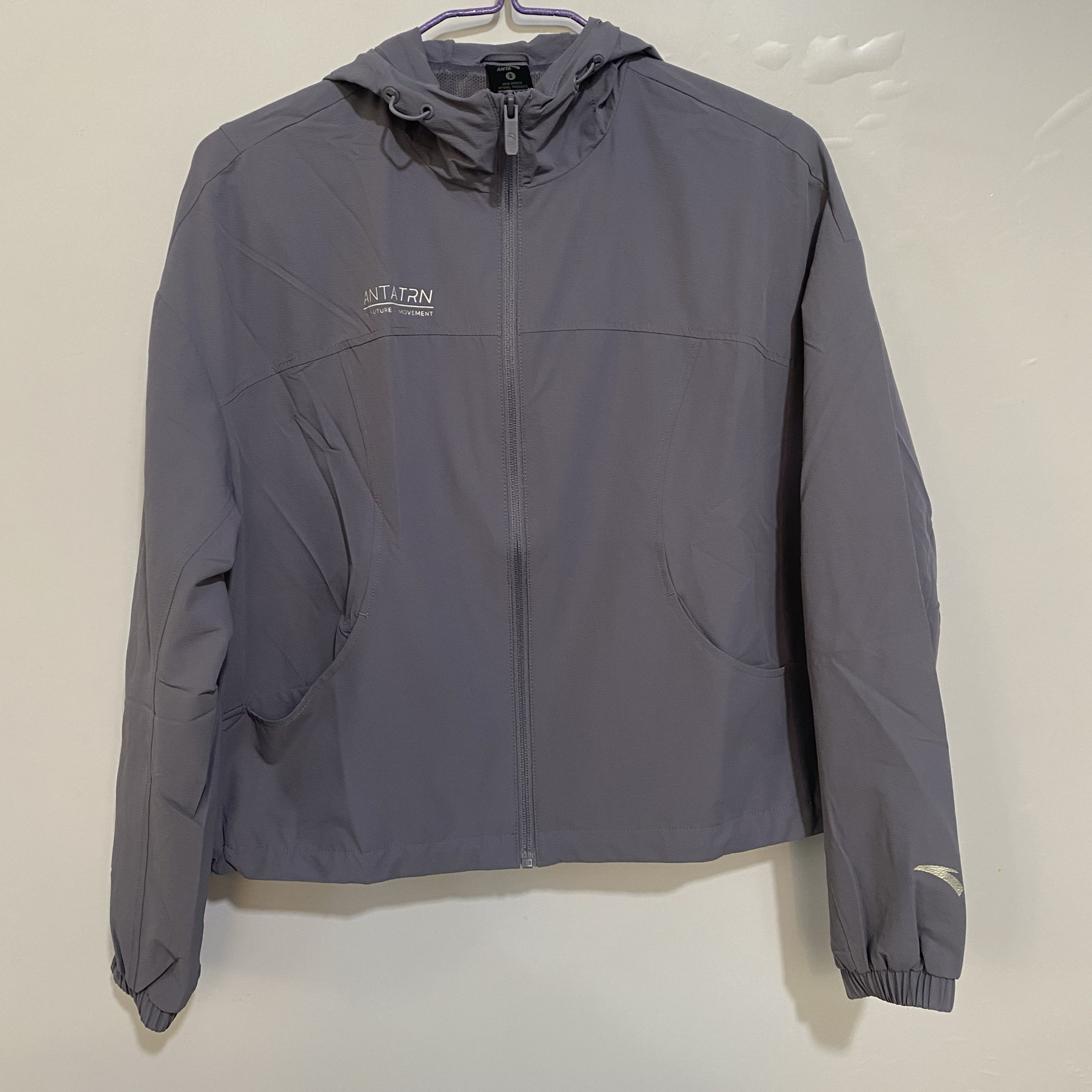 安踏正品春秋休闲双层梭织外套透气防晒服女运动上衣162337607