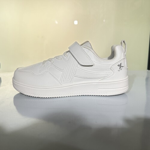 特步正品 儿童大童男女同款春秋季舒适百搭运动板鞋677415314017