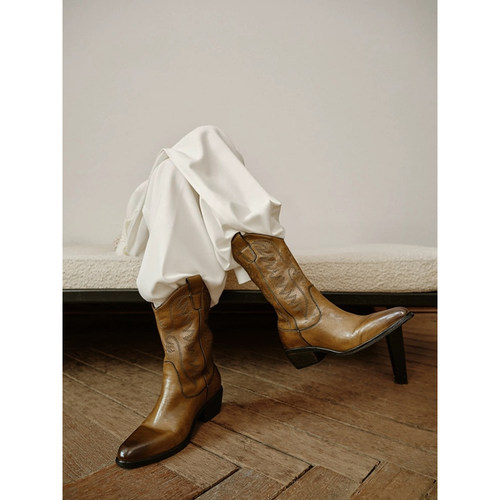 水洗马皮刺绣西部牛仔靴中筒马靴