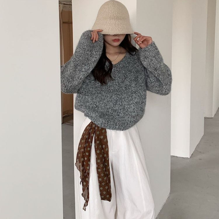 【小四粉丝专享】2025年秋冬新款V领设计感花纱针织套头毛衣805