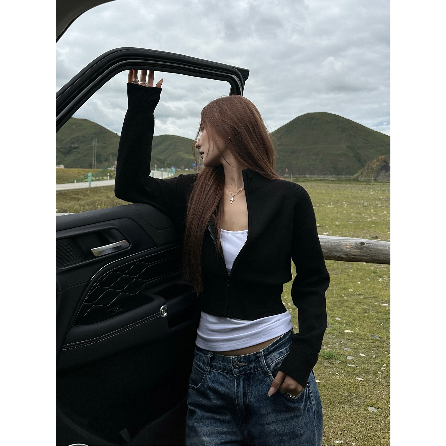 方汀FANGTING针织短款毛衣拉链外套修身收腰简约开衫长袖上衣早秋