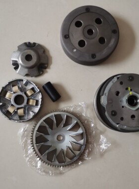 适用乐至UR110T后皮带轮丽至UZ小海豚QS110T-3传动离合器前移动轮