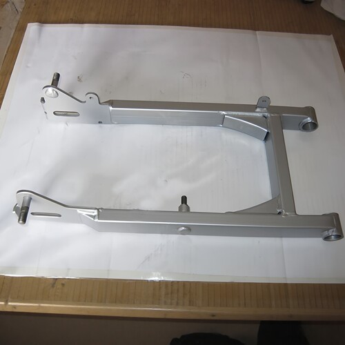 轻骑铃木后平叉赛驰后减震摇臂