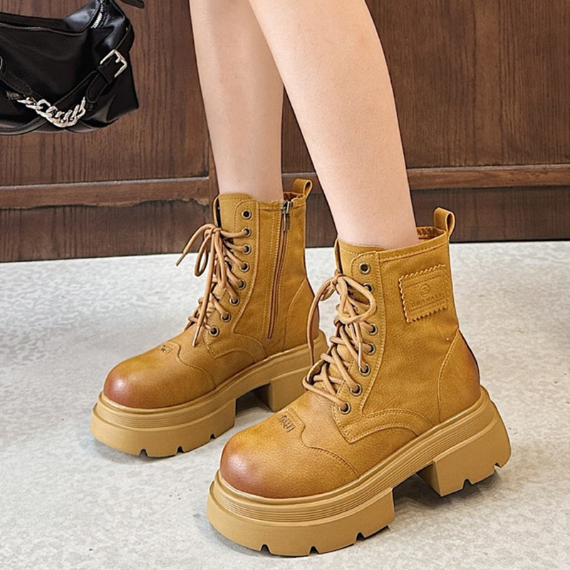 真皮防水厚底复古马丁靴女英伦风2025秋季新款短靴徒步登山大黄靴