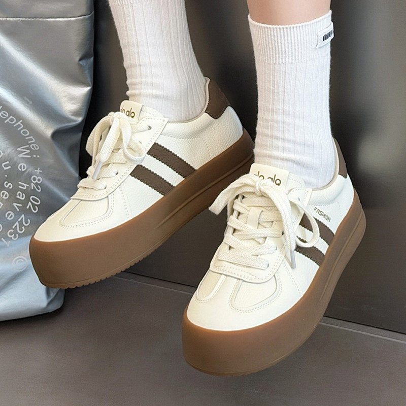 厚底增高轻便软底爆款休闲鞋女2026春季新款女款板鞋不累脚小白鞋