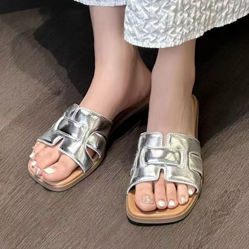 H法式低跟一字拖鞋女夏季外穿韩版百搭配裙子海边沙滩凉银色拖鞋