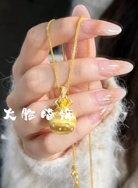 2026新款女金色拉丝暴富小福袋项链女高级感轻奢小众吊坠毛衣链