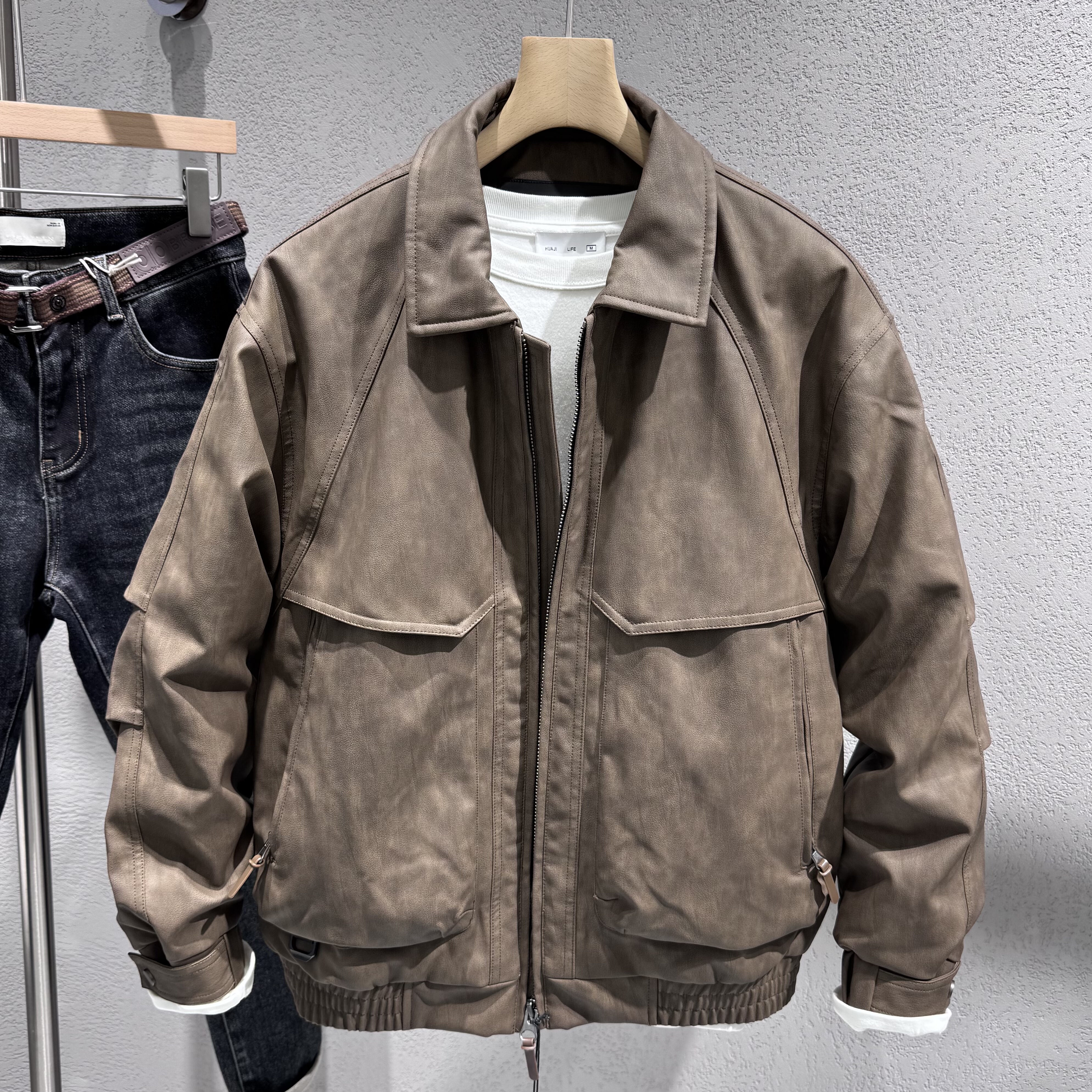 男士PＵ皮翻领羽绒服2025冬季新款青年流行空军夹克款白鸭绒外套