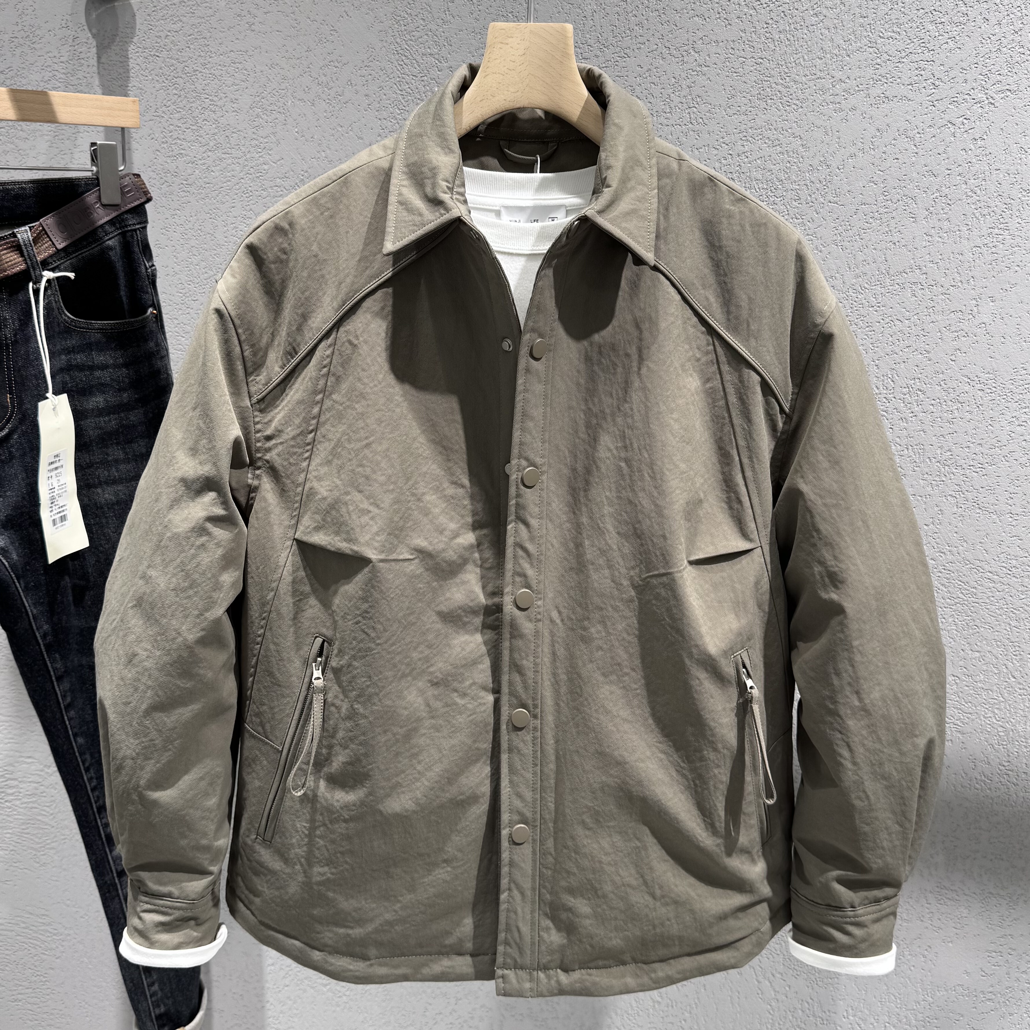 男士轻薄款羽绒服2025冬季新款青年流行休闲衬衫领90鸭绒外套男