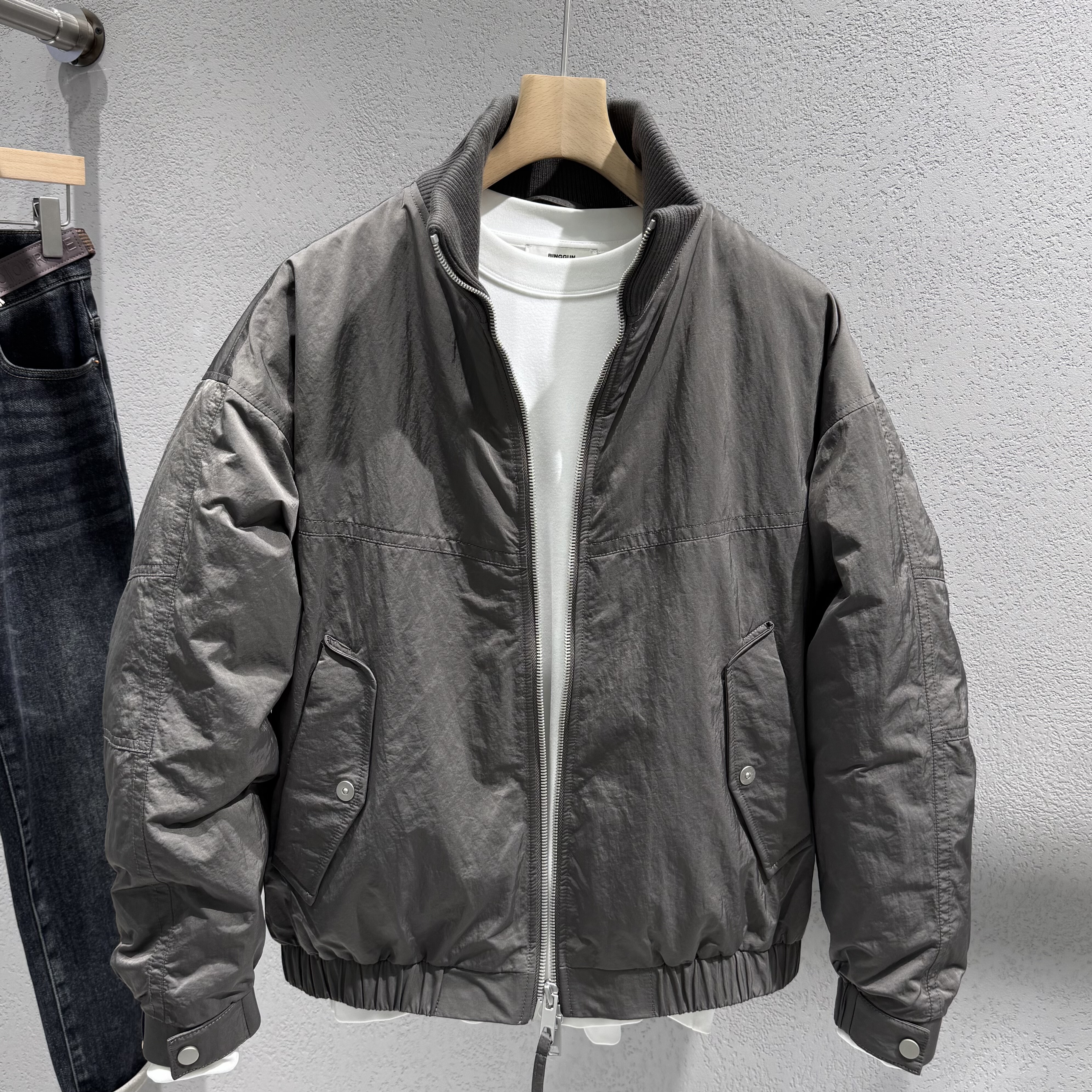男士立领短款羽绒服2025冬季新款青年流行修身90白鸭绒飞行夹克男