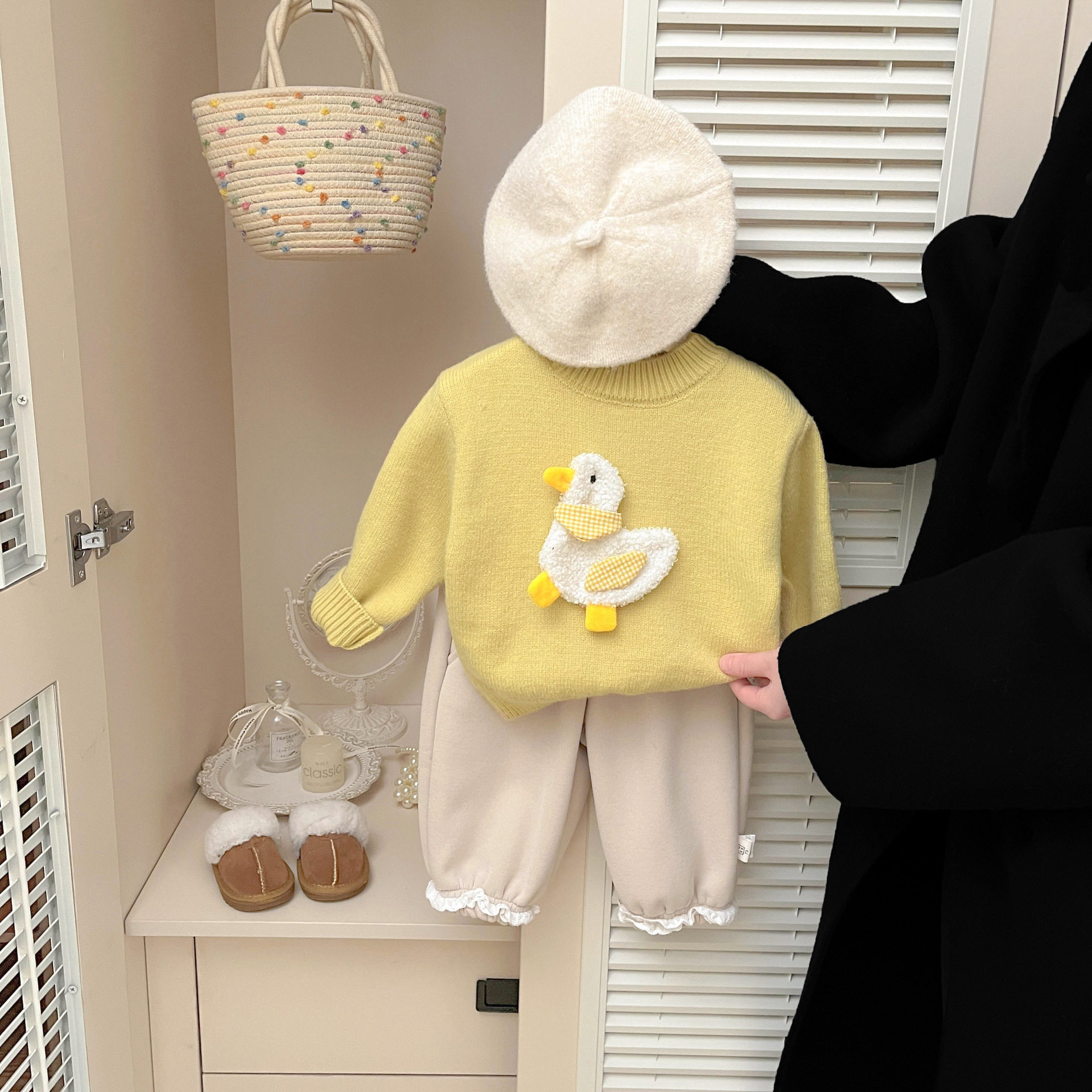 女宝宝可爱加厚毛衣冬季洋气儿童百搭打底针织衫冬装婴儿保暖线衣