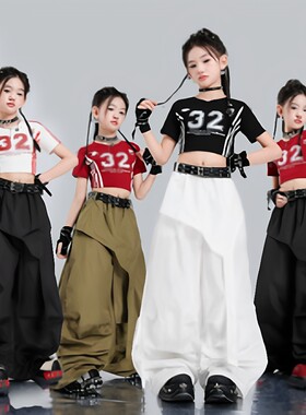 女童爵士街舞演出潮酷炸街服